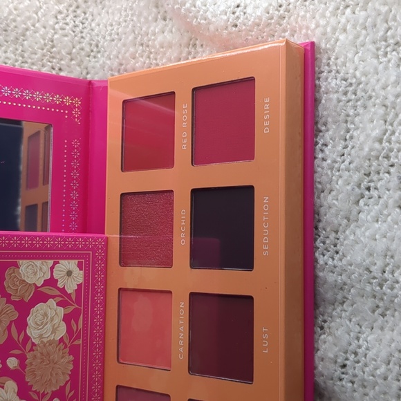 Ace Beautē Blossom Passion Palette, 19.2g/0.68oz - Picture 10 of 13